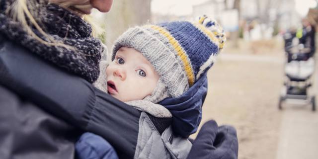 Marsupio porta-bimbi, come indossarlo in sicurezza