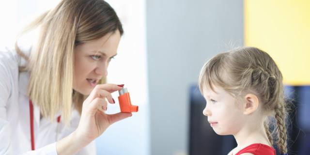 Cura dell’asma nei bambini, la speranza dai farmaci biologici