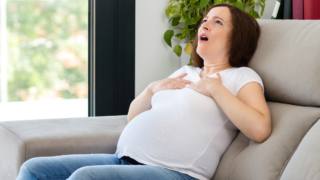 Asma in gravidanza: le cure sono sicure e non vanno interrotte