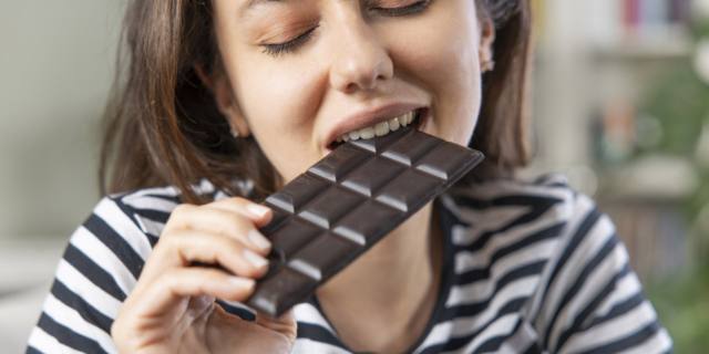 Perché il cioccolato rende felici?