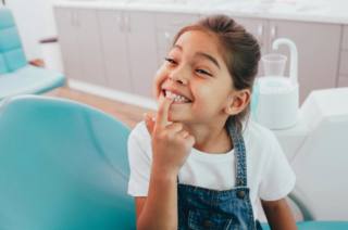 Correggere i dentini da latte? Sì, quando serve