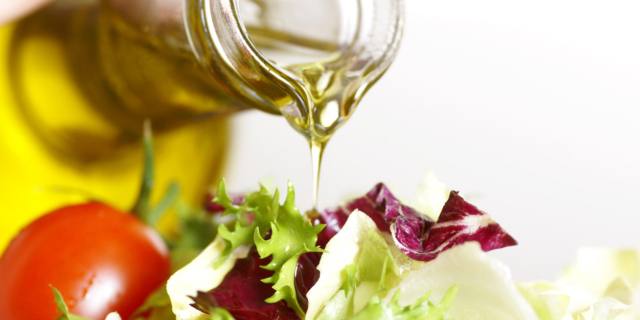 Olio di oliva: scoperta un’azione antimicrobica