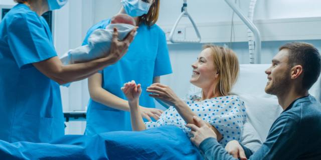 Papà in ospedale, una presenza importante per mamma e bebè