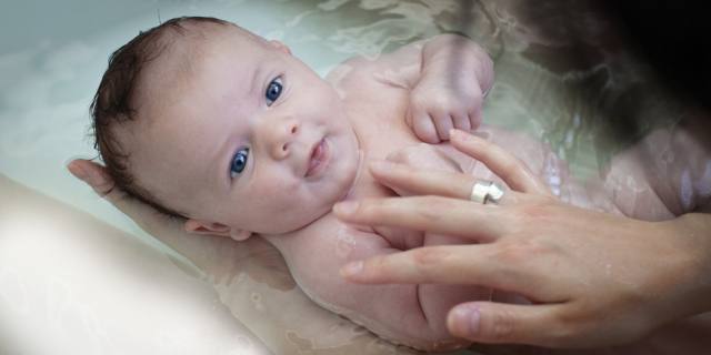 Come comportarsi nei primi giorni di vita del neonato?