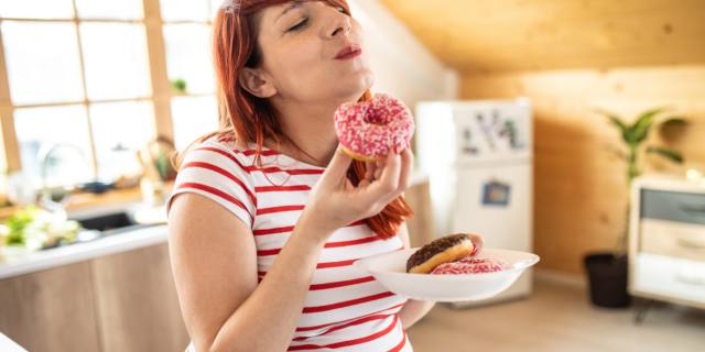 Grassi e zuccheri in gravidanza: perché fanno male al bebè?