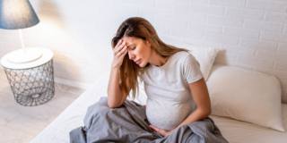 Emicrania in gravidanza: cosa fare, cause e rimedi. I rischi della gestosi