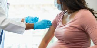 Vaccinazione anti-Covid-19, perché è importante in gravidanza?