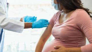 Vaccinazione anti-Covid-19, perché è importante in gravidanza?