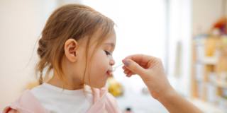 Antibiotici e vaccini: perché bisogna fare attenzione nell’infanzia?