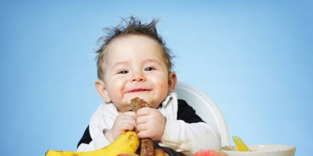 Come far mangiare la frutta ai bambini?