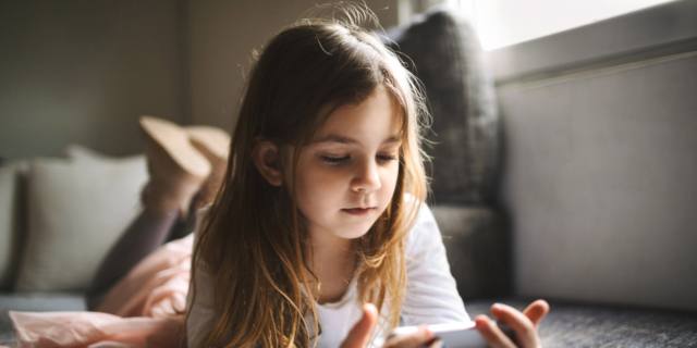 Smartphone bambini: rischi e come tutelare la salute dei più piccoli?