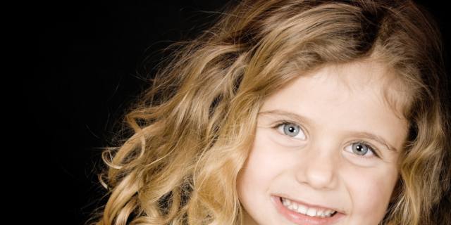 Afte e macchie su denti, nella bocca i segni della celiachia