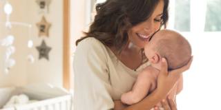 Piccolissima che non “aggancia lo sguardo”