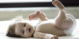 cambiare spesso il panonlino al neonato lo protegge dalle irritazioni