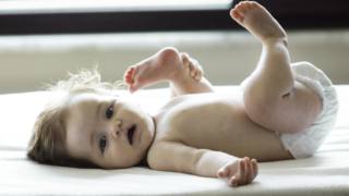 cambiare spesso il panonlino al neonato lo protegge dalle irritazioni