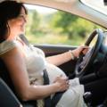 la cintura di sicurezza in gravidanza protegge mamma e bimbo