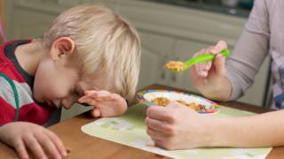 cosa fare se i bambini non vogliono mangiare