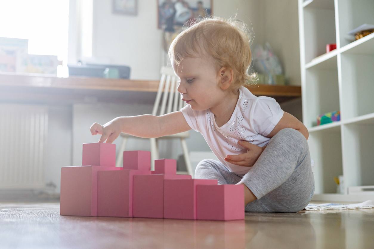 Montessori: 5 giochi fai da te da fare in casa