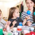 È bello e divertente fare gli addobbi natalizi low cost con i bambini