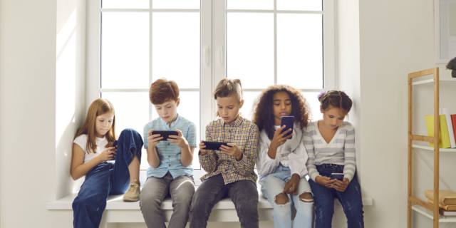 Adolescenti: i social media aumentano il rischio di depressione?