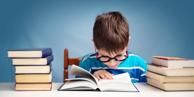 Miopia dei bambini: più si studia e più si rischia?