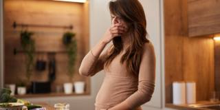 La nausea è uno dei primi sintomi della gravidanza