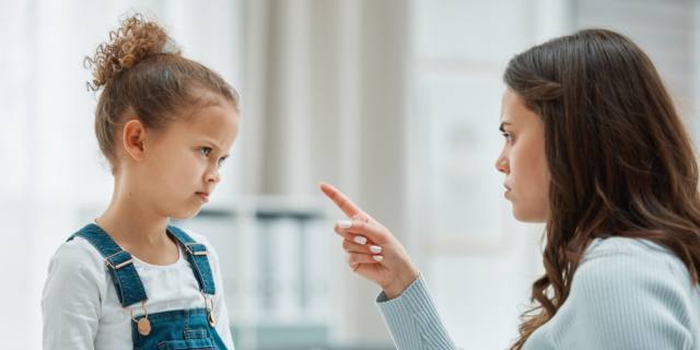 Il bambino dice le parolacce: ecco come farlo smettere