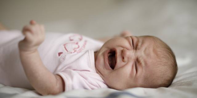 Fame o sonno: l’intelligenza artificiale riuscirà a decifrare il pianto del bebè?