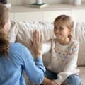 Le parole possono pesare come macigni. Ecco che cosa non dire per non minare l'autostima nei bambini e creare conseguenze sul loro sviluppo psicologico e sulla loro vita sociale