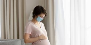 Donna con covid in gravidanza corre più rischi per la propria salute e per quella del suo bambino