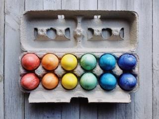 Uova di Pasqua decorate: tante idee per realizzarle con i bambini 