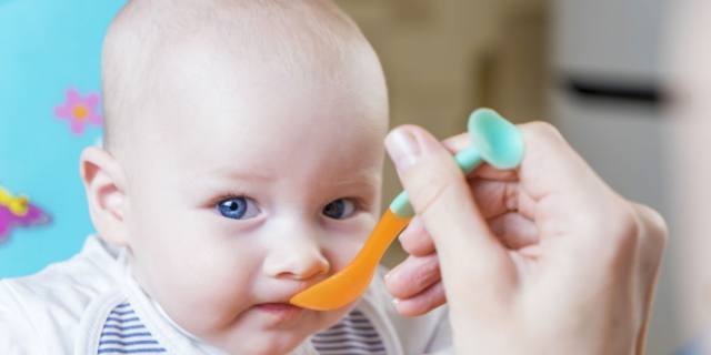 Svezzamento classico o anticipato: quale scegliere? Come capire qual è la soluzione migliore per il bambino?