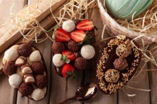 uova di cioccolato ripiene