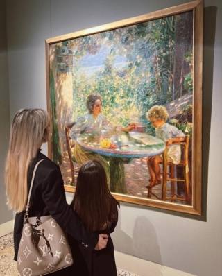 ilaria di vaio al museo