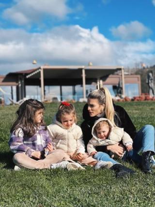 ilaria di vaio e figlie