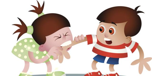 Perché il mio bambino morde gli altri bimbi? Come farlo smettere?