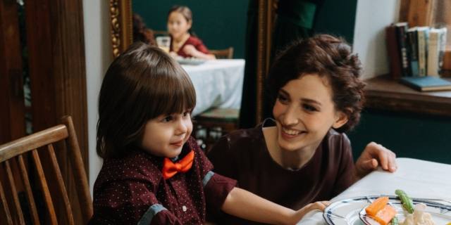 Come intrattenere i bambini al ristorante: idee e prodotti per una serata piacevole