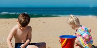 Giocattoli da spiaggia: i più belli per tutte le età