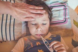 Streptococco bambini: contagio, sintomi e cura con antibiotico (se necessario)