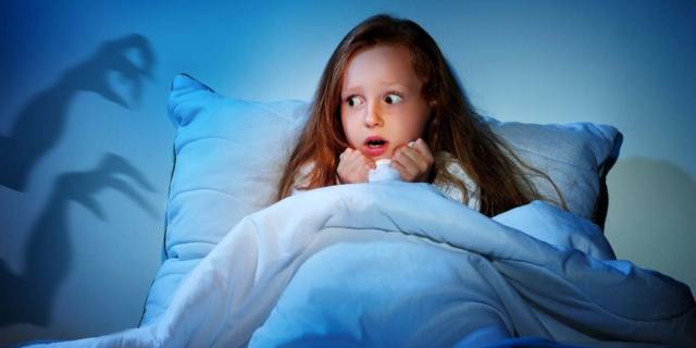 Perché i bambini hanno paura del buio? Come aiutarli a superarla?