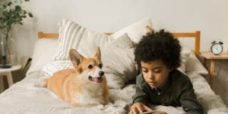 Cani e bambini: 7 vantaggi per la crescita e l’armonia di casa