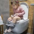 Ecco alcuni semplici ma efficaci consigli per insegnare ai bambini a pulirsi il sederino da soli e ad avere cura della propria igiene intima
