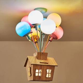 idee-arredo-cameretta-neonato-lampadario-casette