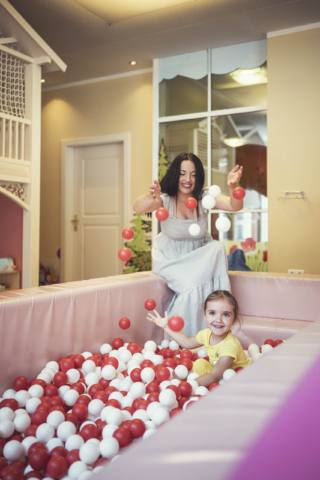 piscina con palline. jpg