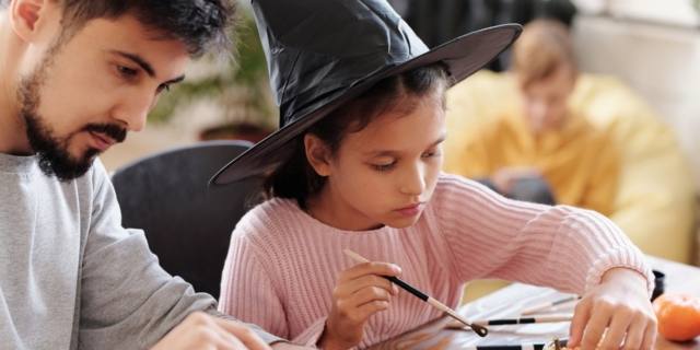Lavoretti di Halloween per i bambini: 14 fai da te semplici e “paurosi”