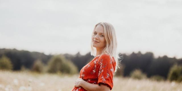 Perdita di capelli post parto: come prevenirla e cosa fare