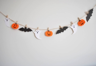 Halloween,Paper,Garland,With,Ghost,,Pumpkin,And,Bat,Hanging,On Halloween,Paper,Garland,With,Ghost,,Pumpkin,And,Bat,Hanging,On
