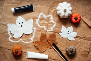 Halloween,Ghosts,From,Dry,Maple,Leaves.,Halloween,Natural,Diy,Decor. Halloween,Ghosts,From,Dry,Maple,Leaves.,Halloween,Natural,Diy,Decor.