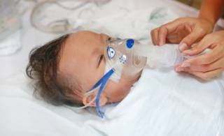 Virus respiratorio sinciziale: sintomi, trasmissione e cura nei bambini