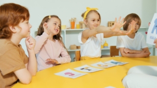 Come insegnare l'inglese ai bambini piccoli e grandi: metodi e giochi infallibili
